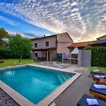 Casa Milena - Stone House With Pool * Gornja Nugla