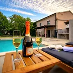 Villa Casa Milena - Stone House With Pool
